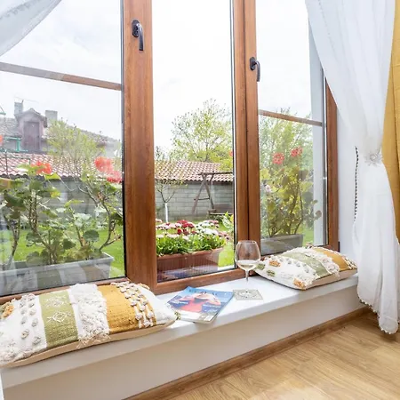 Guests House Provence Ваканционна къща *